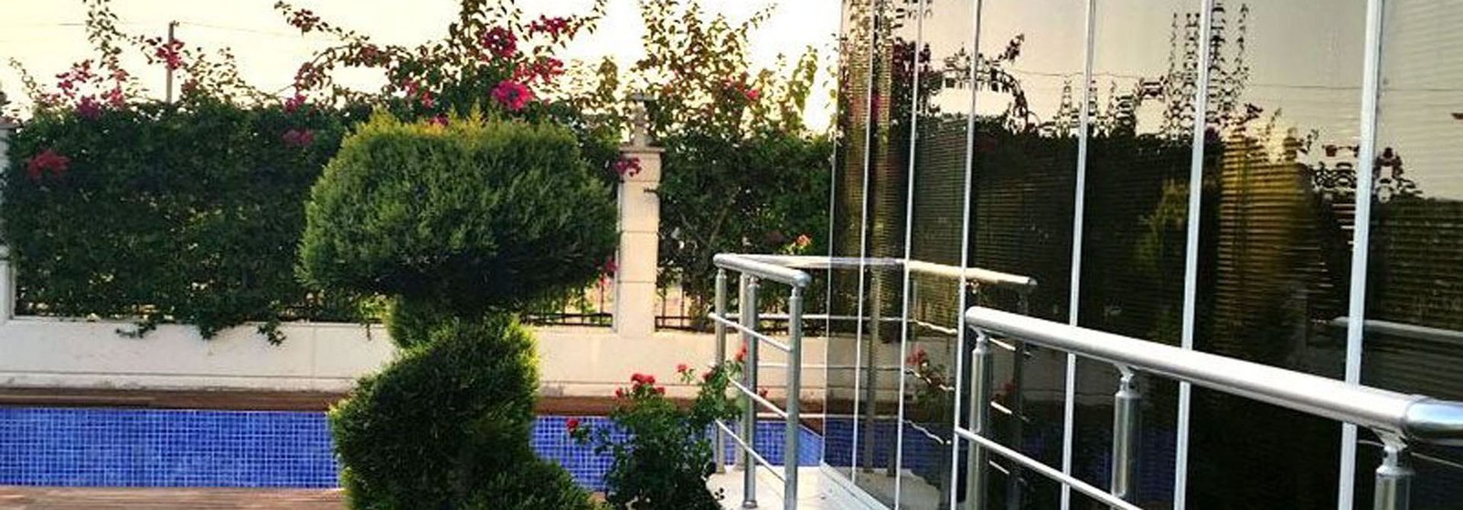 Üstün Cam Balkon
